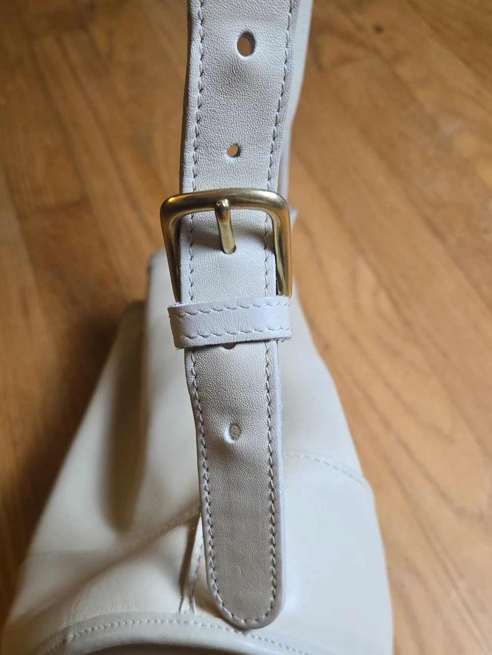 Vintage 90s Coach 9984 cream leather Bixby Sling crossbody backpack